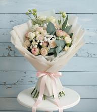 Букет цветов из:  Розы и Лизиантусы в Доры