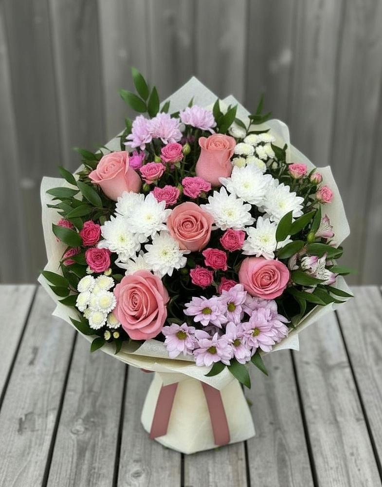 Букет цветов из: Альстромерии, Гвоздики, Розы и Хризантемы в Доры