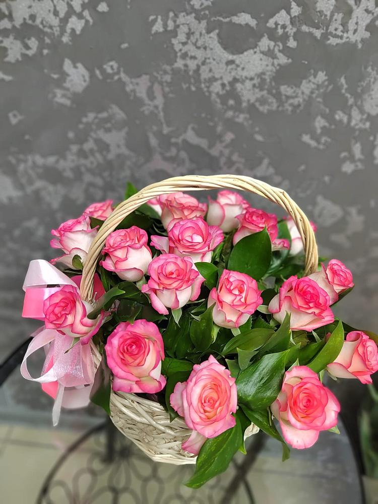 Цветочная композиция из Розы в корзине в Доры