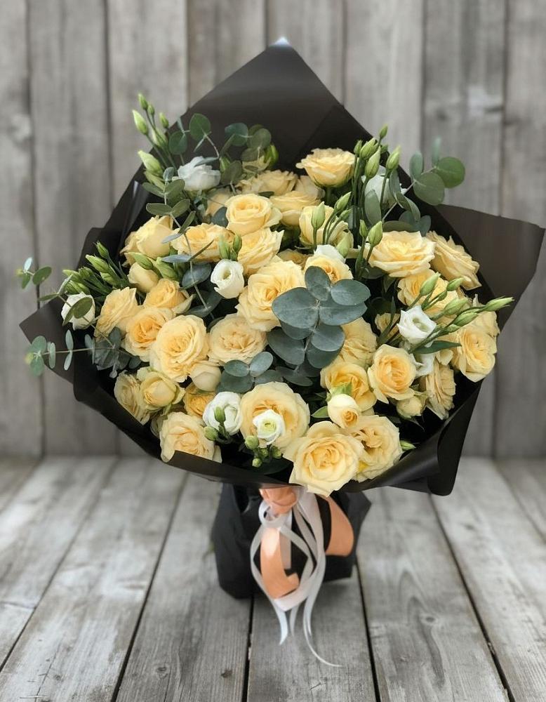 Букет цветов из: Розы и Лизиантусы в Доры