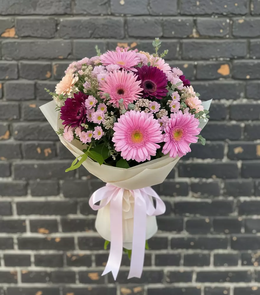 Букет цветов из: Герберы и Хризантемы в Доры