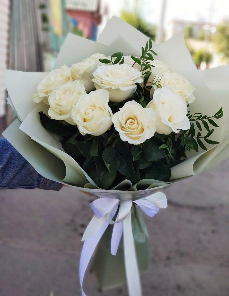 Букет Белые розы Проуд в Доры