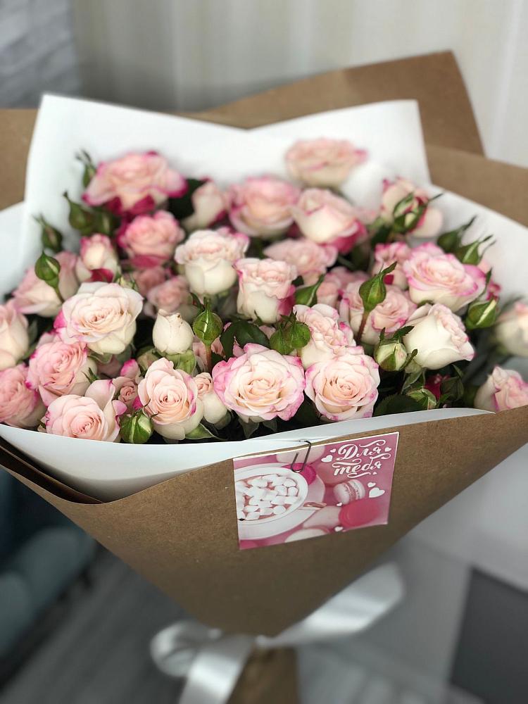 Букет цветов из: Розы в Доры