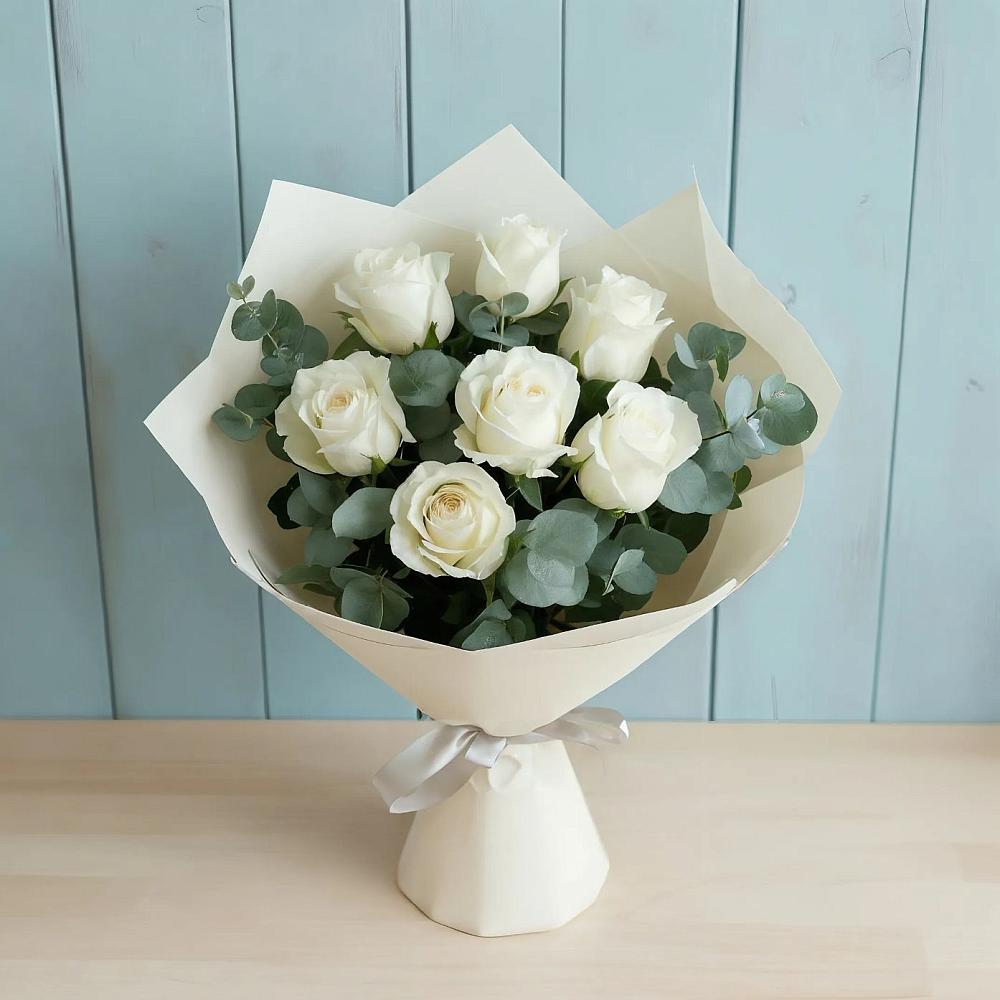Букет Белые розы в Эвкалипте в Доры