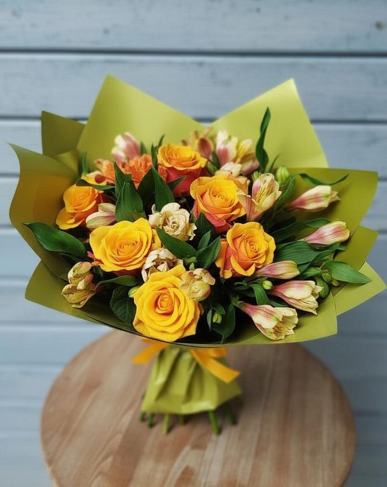 Букет цветов из: Альстромерии и Розы в Доры