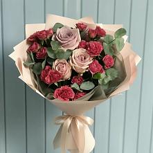 Букет цветов из:  Гвоздики и Розы в Доры