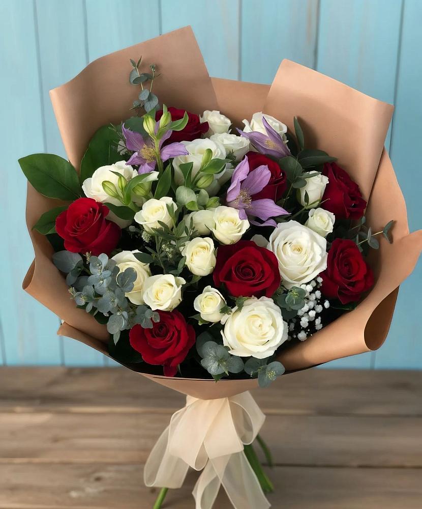 Букет цветов из: Розы и Альстромерии в Доры