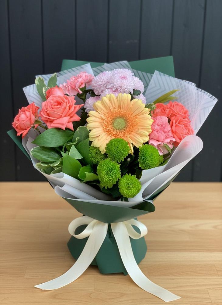 Букет цветов из: Гвоздики, Розы, Герберы и Хризантемы в Доры