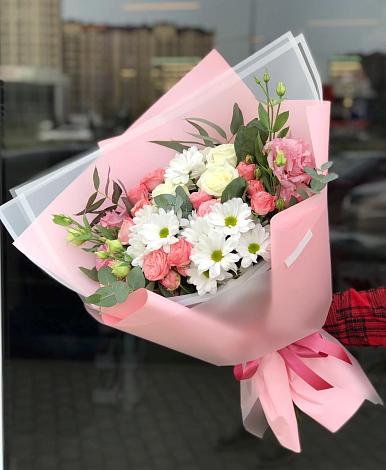 Букет цветов из: Розы, Лизиантусы и Хризантемы в Доры