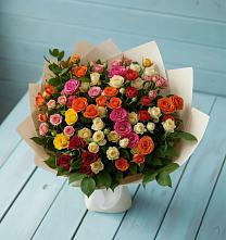 Букет Микс из разноцветных кустовых роз в Доры