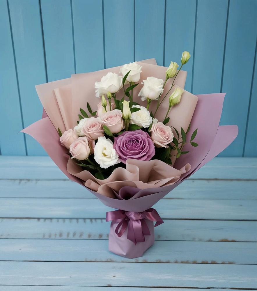 Букет цветов из: Розы и Лизиантусы в Доры